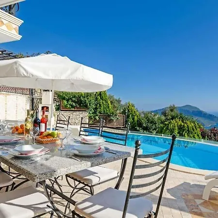 Sleeps 10 Pool Air Con Wifi T334501