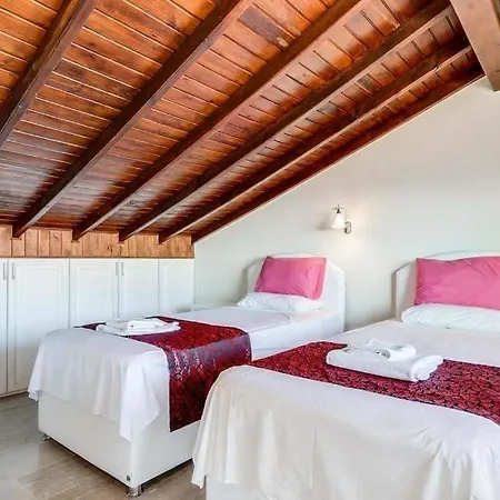 Sleeps 10 Pool Air Con Wifi T334501